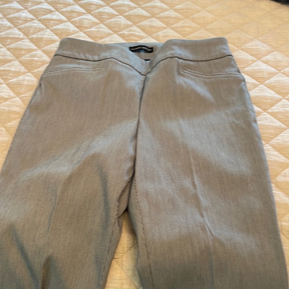 Hilary Radley Capris
